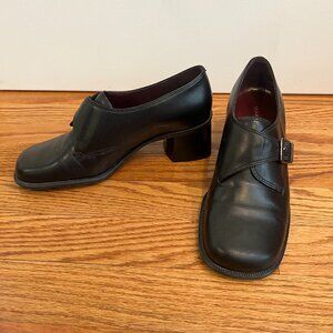 Bandolino | Black leather buckle